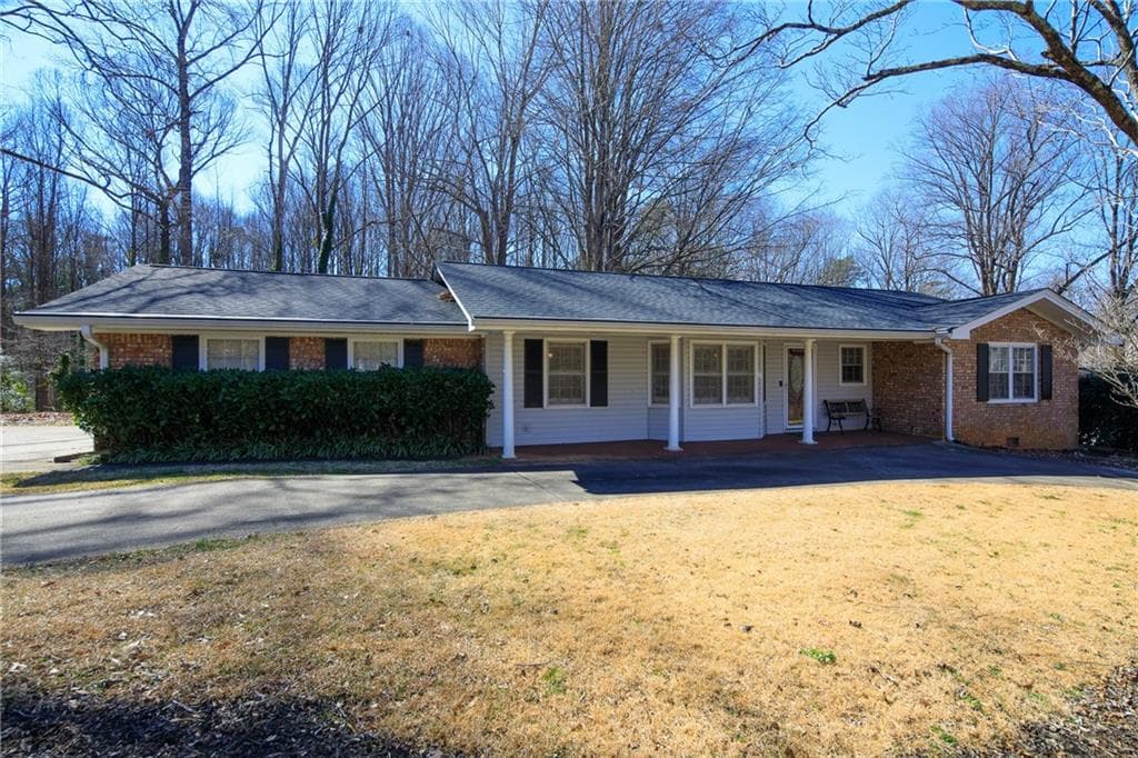 805 Lakeview Drive, Gainesville, GA 30501 — most recent listing photo