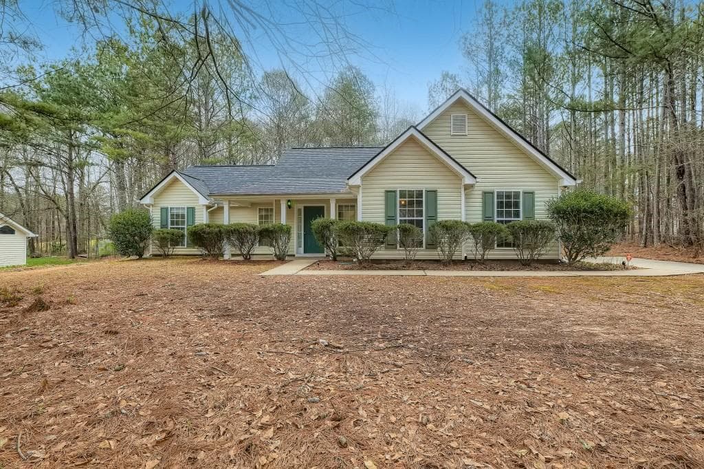 75 Applewood Circle, Newnan, GA 30263 — most recent listing photo
