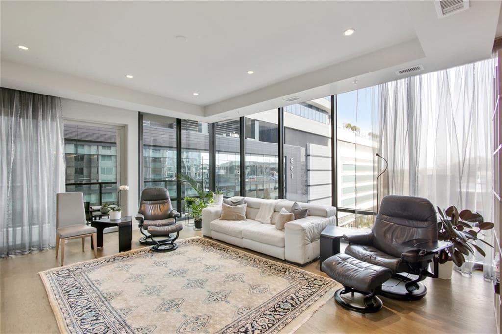 3 bedroom, 3 bathroom, 2,092 sq ft condominium sold at 867 Peachtree Street 503, Atlanta, GA 30308