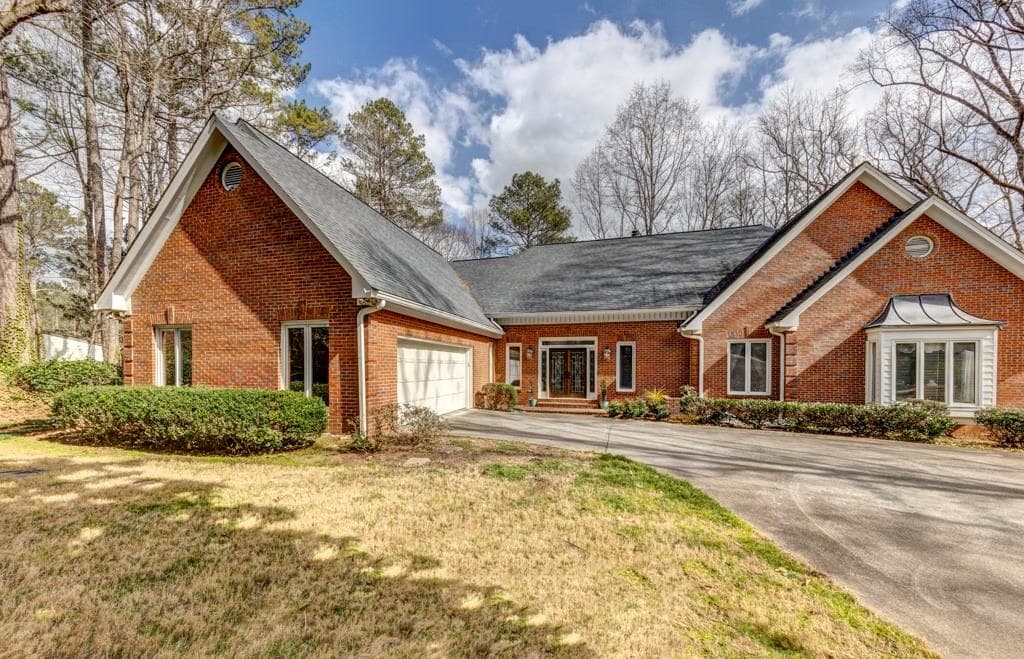 4 bedroom, 5 bathroom, 5,600 sq ft single family residence sold at 215 Gold Creek Court, Sandy Springs, GA 30350