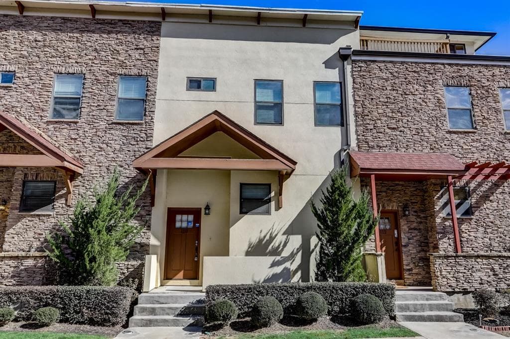 3 bedroom, 4 bathroom, 2,087 sq ft townhouse sold at 110 Kiram Terrace, Atlanta, GA 30331