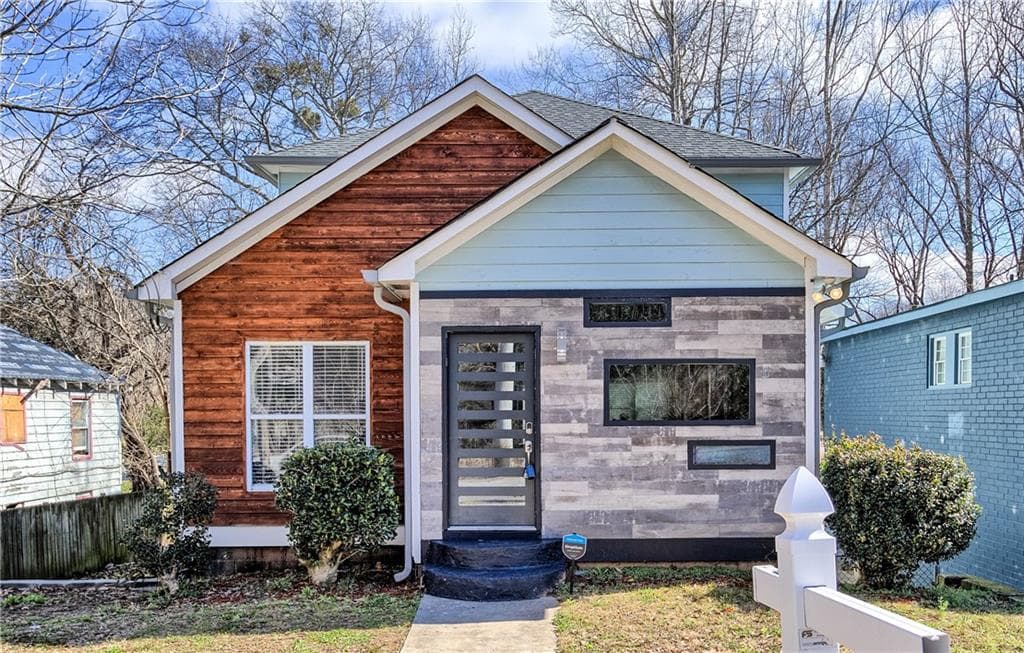 4 bedroom, 3 bathroom, 2,624 sq ft single family residence sold at 369 Joseph E Lowery Boulevard, Atlanta, GA 30314