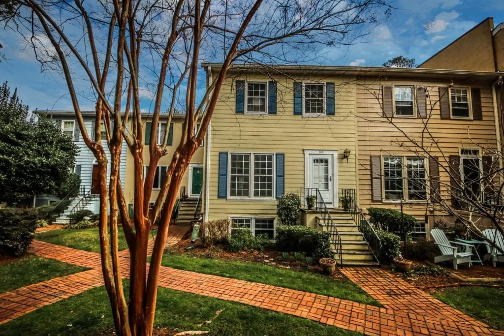 3 bedroom, 4 bathroom, 1,722 sq ft condominium sold at 260 Manning Road 106, Marietta, GA 30064