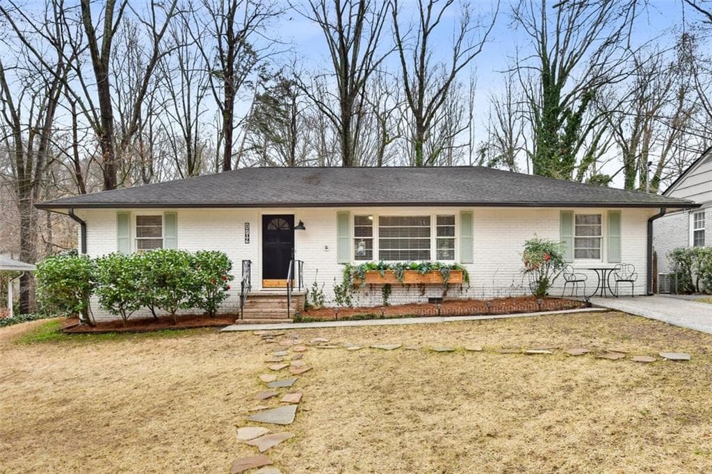 3 bedroom, 2 bathroom, 1,275 sq ft single family residence sold at 1709 Wayland Circle, Brookhaven, GA 30319