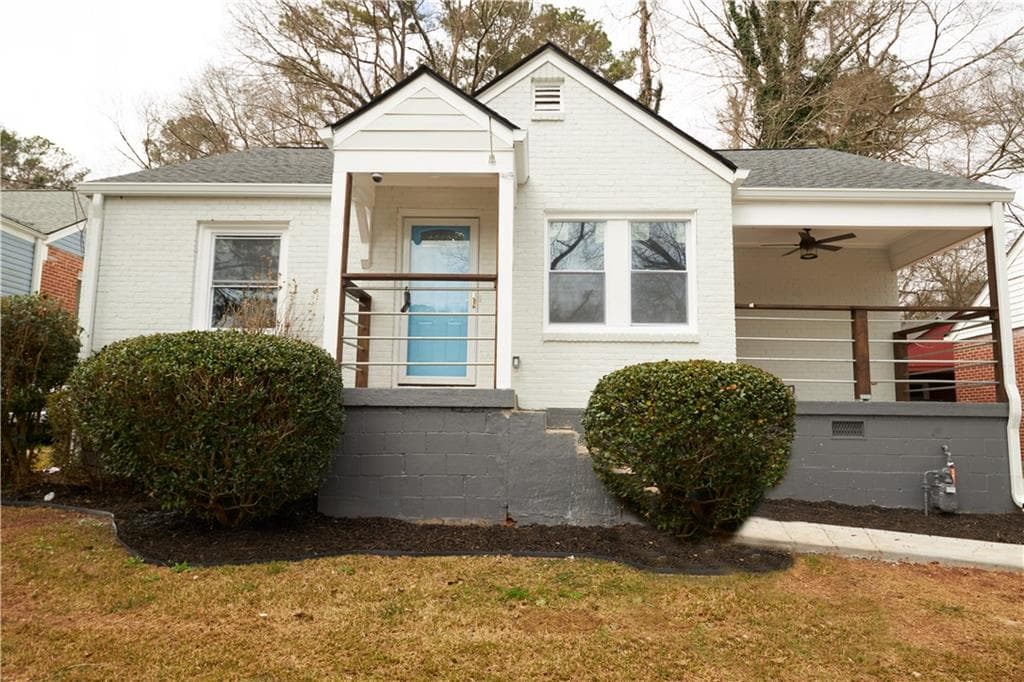 3 bedroom, 2 bathroom, 1,952 sq ft single family residence sold at 1127 Cascade Road, Atlanta, GA 30311