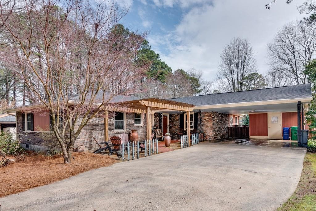 3 bedroom, 2 bathroom, 1,548 sq ft single family residence sold at 1269 Blueberry Trail, Decatur, GA 30033