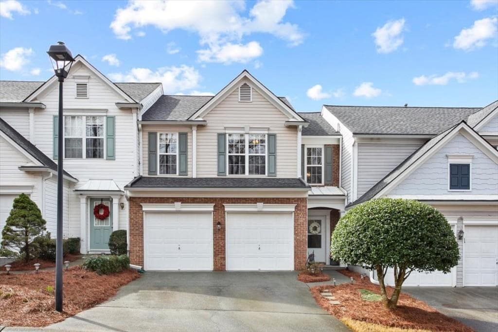 3 bedroom, 3 bathroom, 1,608 sq ft townhouse sold at 175 Regent Place, Woodstock, GA 30188