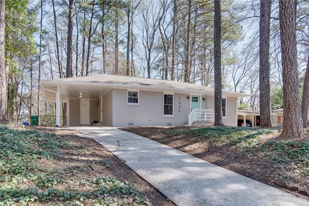 3 bedroom, 2 bathroom, 1,425 sq ft single family residence sold at 1635 Delia Drive, Decatur, GA 30033
