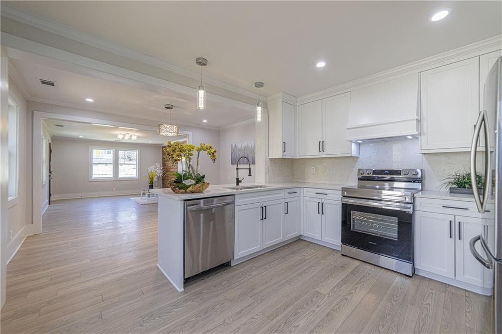 4 bedroom, 3 bathroom, 2,135 sq ft single family residence sold at 1129 Graymont Drive, Atlanta, GA 30310