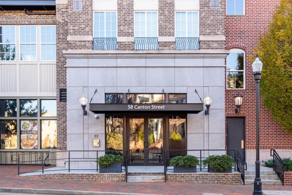 2 bedroom, 2 bathroom, 1,315 sq ft condominium sold at 58 Canton Street 302, Alpharetta, GA 30009