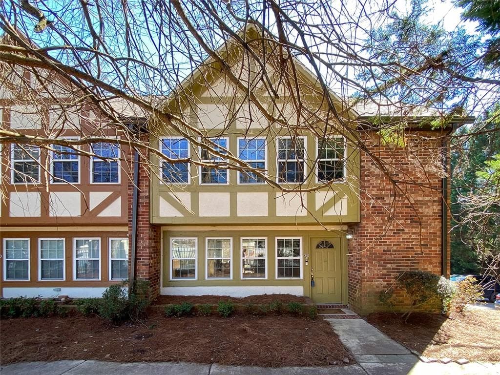 3 bedroom, 3 bathroom, 1,671 sq ft townhouse sold at 2825 NE Expressway S-4, Atlanta, GA 30345