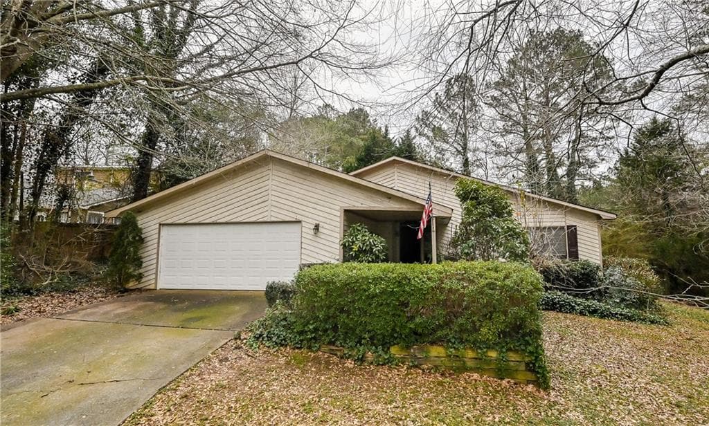 3 bedroom, 2 bathroom, 1,782 sq ft single family residence sold at 1040 Terramont Drive, Roswell, GA 30076