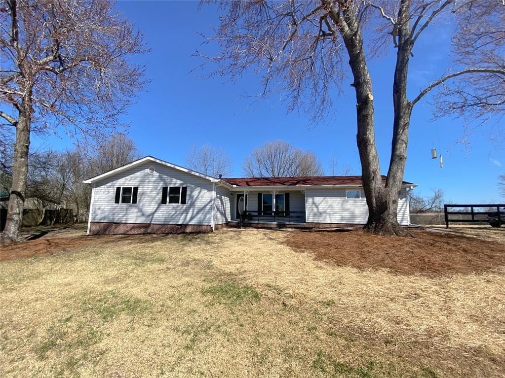 3 bedroom, 2 bathroom, 1,520 sq ft single family residence sold at 4124 Price Road, Gainesville, GA 30506
