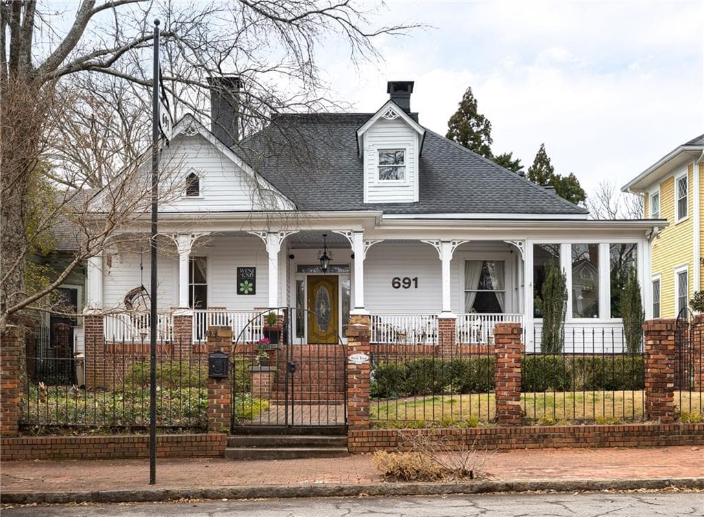 4 bedroom, 4 bathroom, 3,040 sq ft single family residence sold at 691 Peeples Street, Atlanta, GA 30310