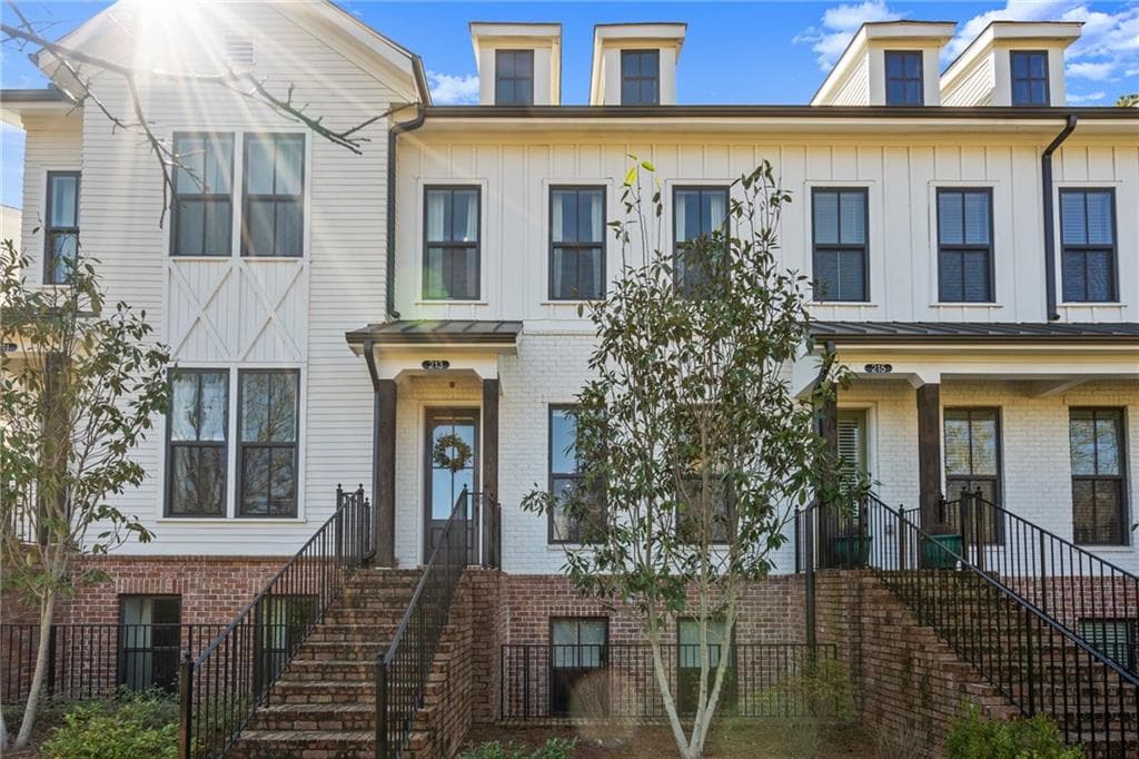3 bedroom, 4 bathroom, 2,500 sq ft townhouse sold at 213 Phillips Lane 46, Alpharetta, GA 30009