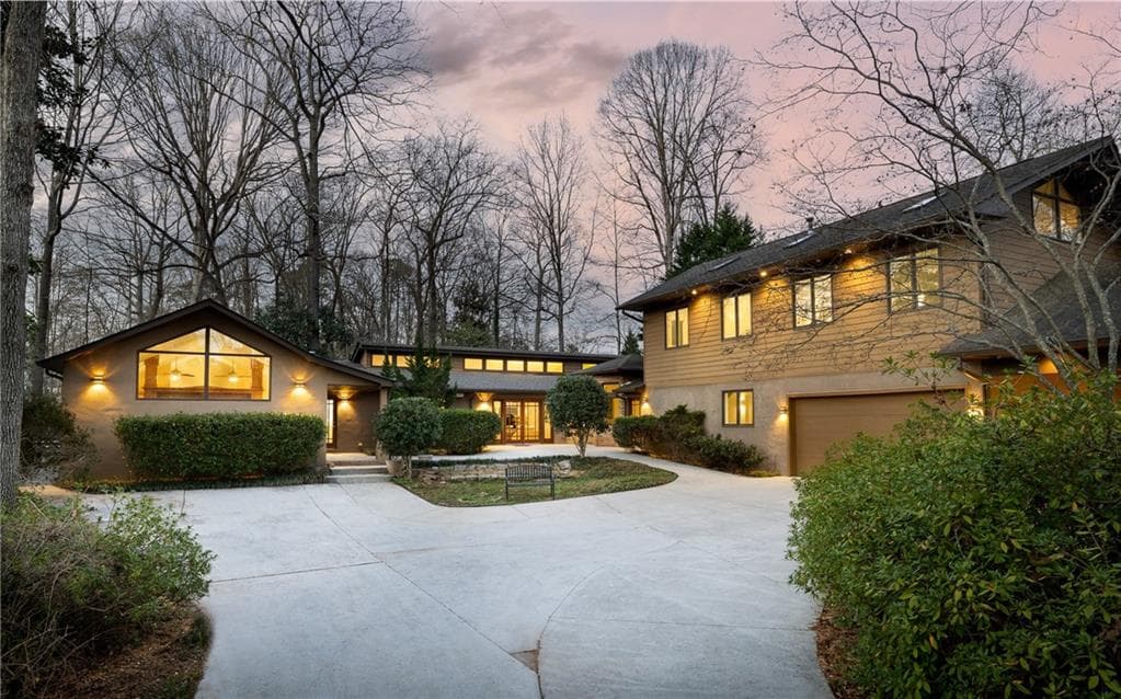 2622 McKinnon Drive, Decatur, GA 30030 — most recent listing photo