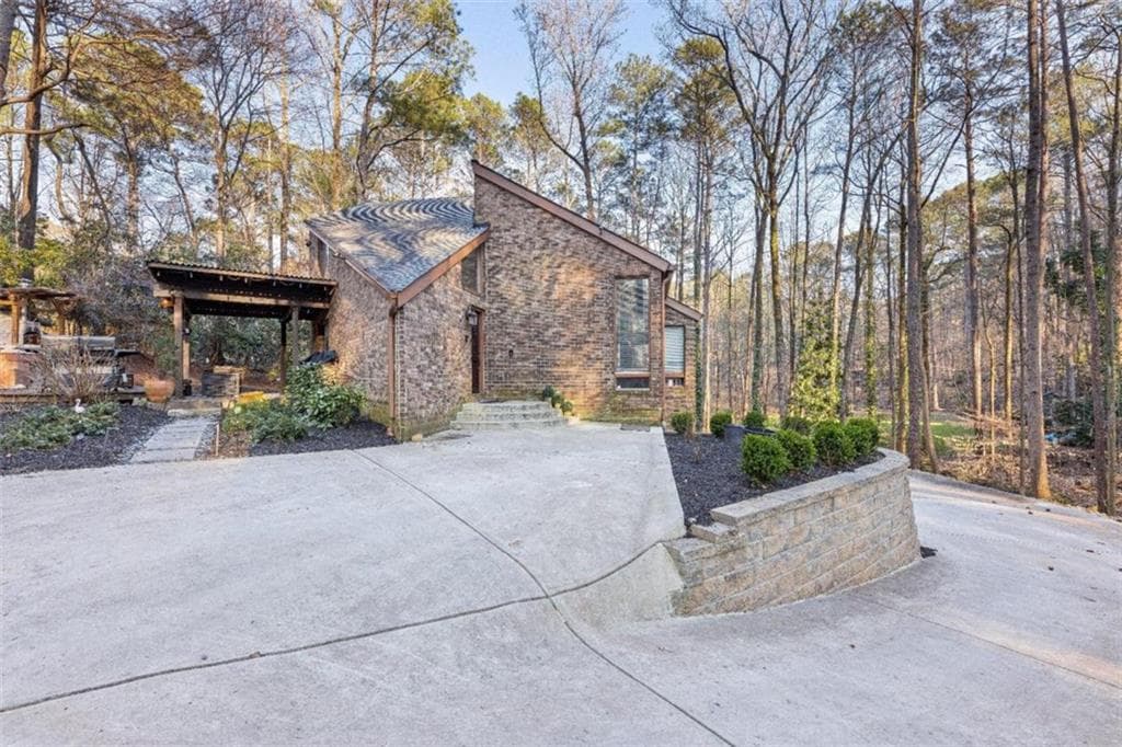 1563 Huntingdon Trail, Sandy Springs, GA 30350 — most recent listing photo