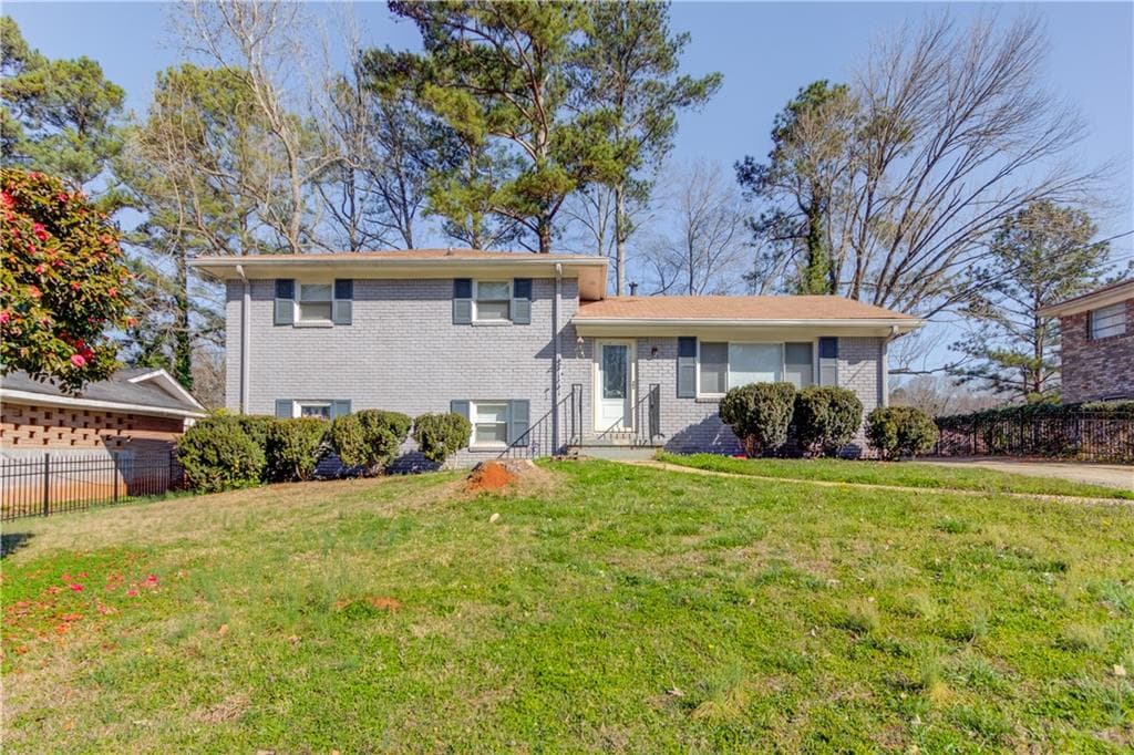 5 bedroom, 2 bathroom, 2,050 sq ft single family residence sold at 3658 Mecklinburg Place, Decatur, GA 30032