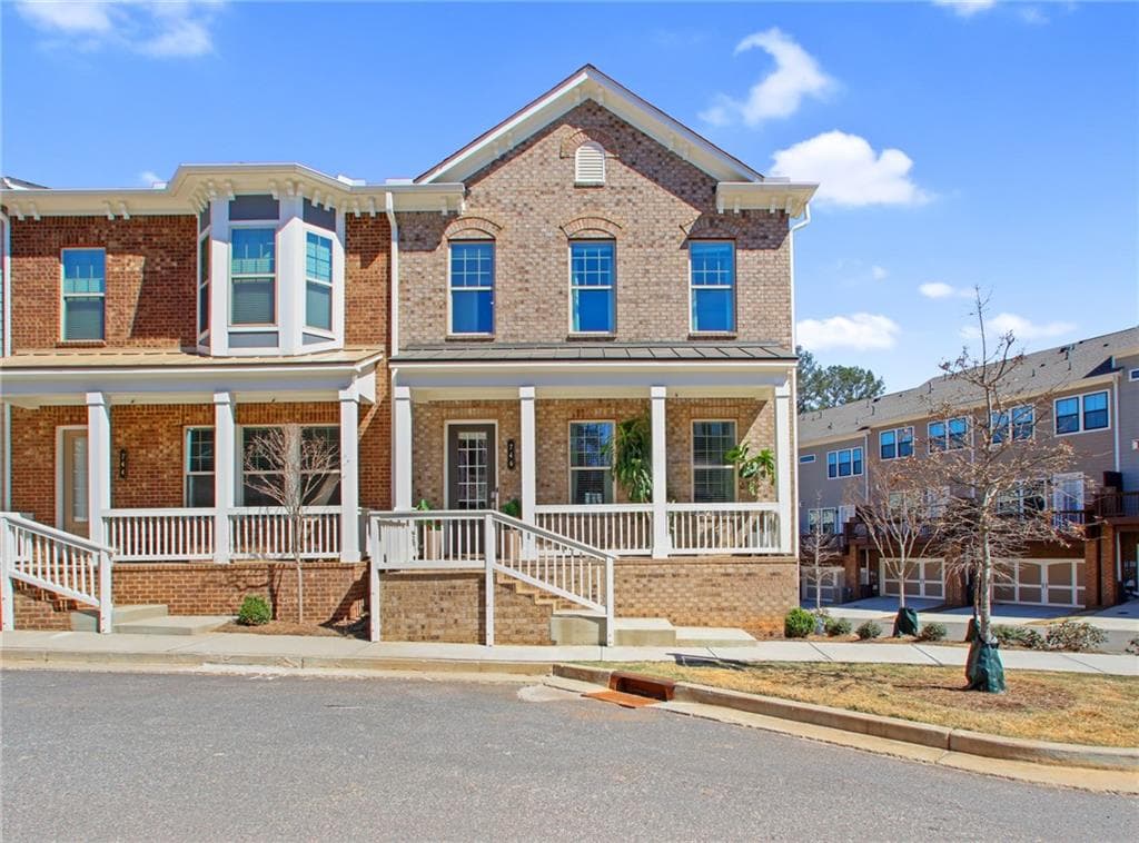 3 bedroom, 4 bathroom, 2,510 sq ft townhouse sold at 746 Topsail Lane, Alpharetta, GA 30005