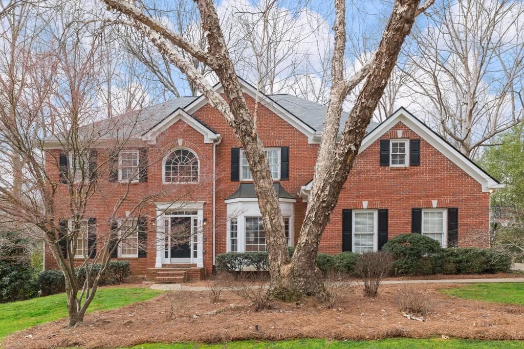 5 bedroom, 4 bathroom, 4,564 sq ft single family residence sold at 302 Mosswood Court, Woodstock, GA 30189