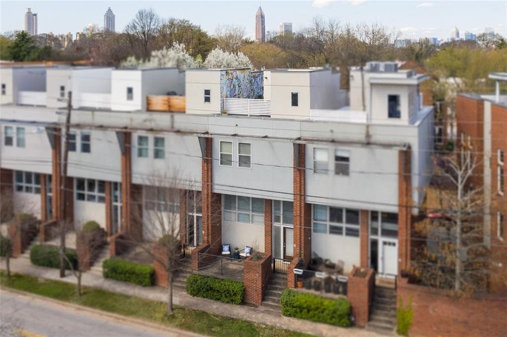 2 bedroom, 3 bathroom, 1,770 sq ft townhouse sold at 992 DEKALB Avenue, Atlanta, GA 30307
