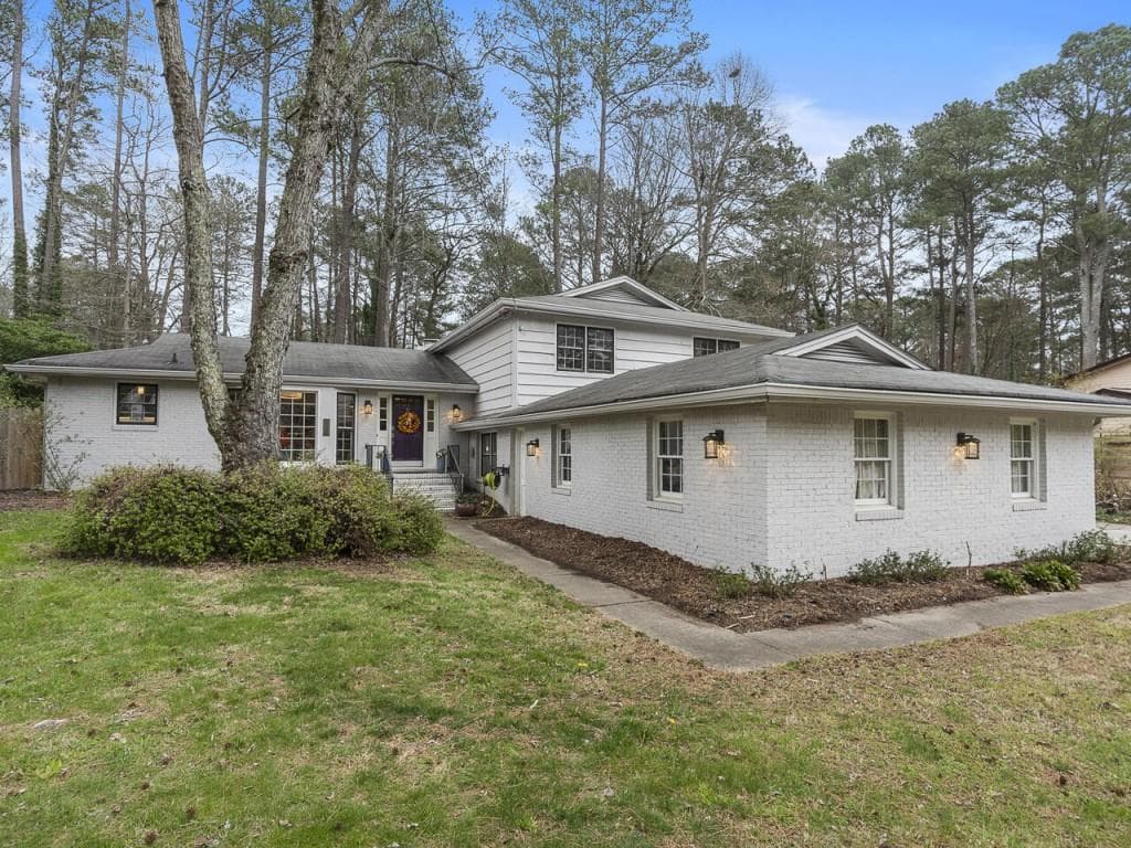 2536 Riverglenn Circle, Dunwoody, GA 30338 — most recent listing photo