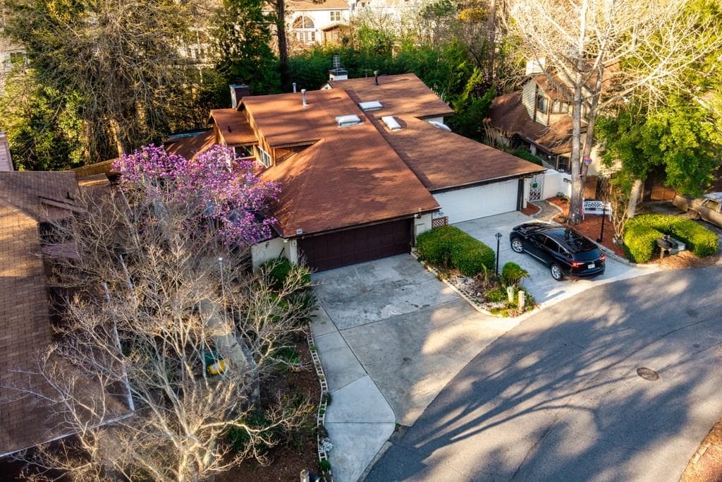 3 bedroom, 2 bathroom, 2,000 sq ft townhouse sold at 18 Spoon Court, Johns Creek, GA 30022