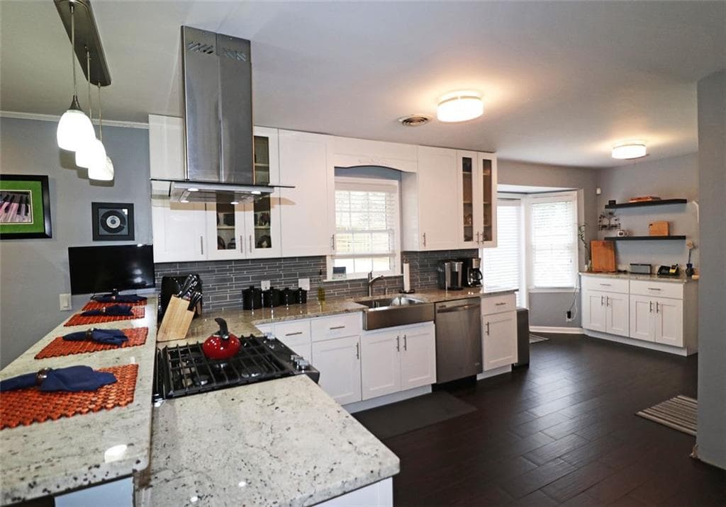 4607 Kings Down Road, Dunwoody, GA 30338 — most recent listing photo