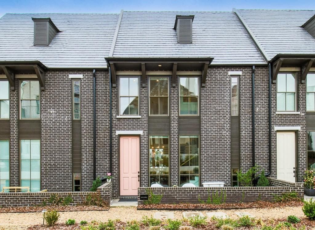 4 bedroom, 4 bathroom townhouse sold at 200 Glasgow Lane, Fayetteville, GA 30214