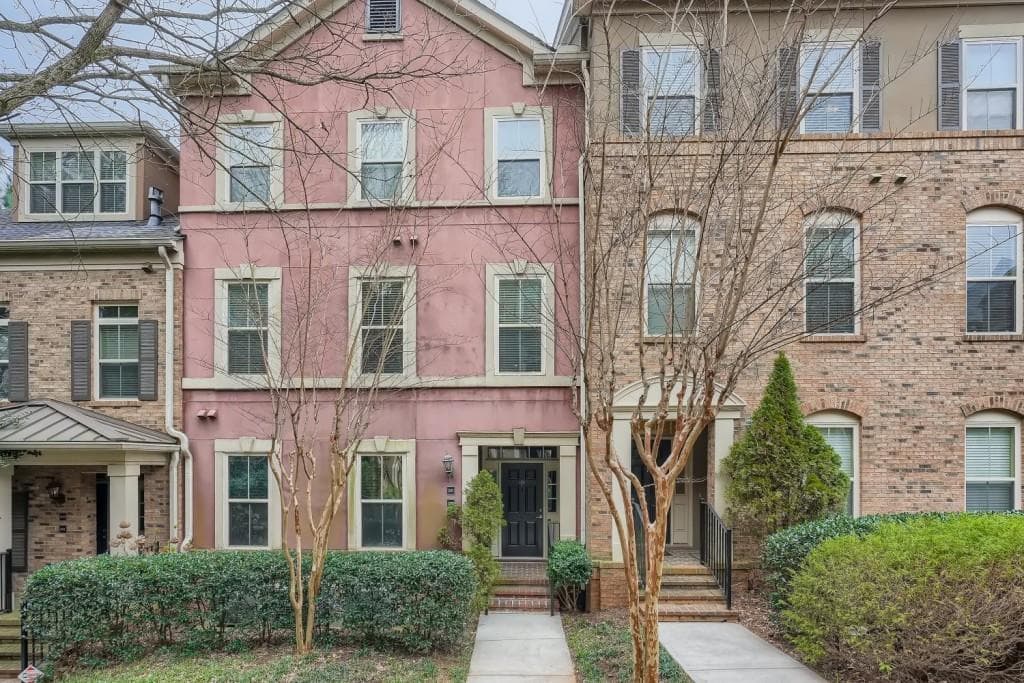 1 bedroom, 1 bathroom, 1,078 sq ft condominium sold at 1031 Perimeter Walk, Atlanta, GA 30338