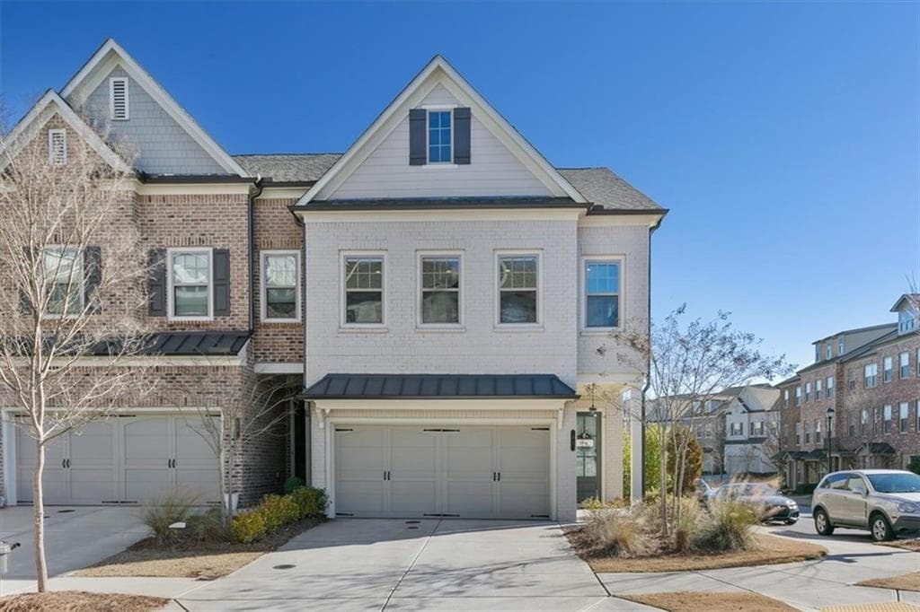 4 bedroom, 4 bathroom, 2,497 sq ft townhouse sold at 31 Lochurst Lane, Roswell, GA 30076
