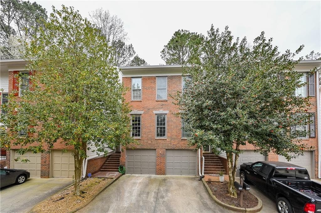 404 Brandywine Circle, Sandy Springs, GA 30350 — most recent listing photo