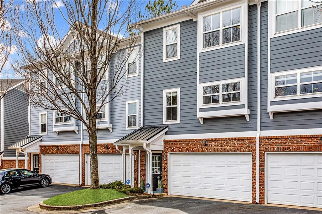 2 bedroom, 2 bathroom, 1,172 sq ft townhouse sold at 242 Carlyle Park Drive, Atlanta, GA 30307