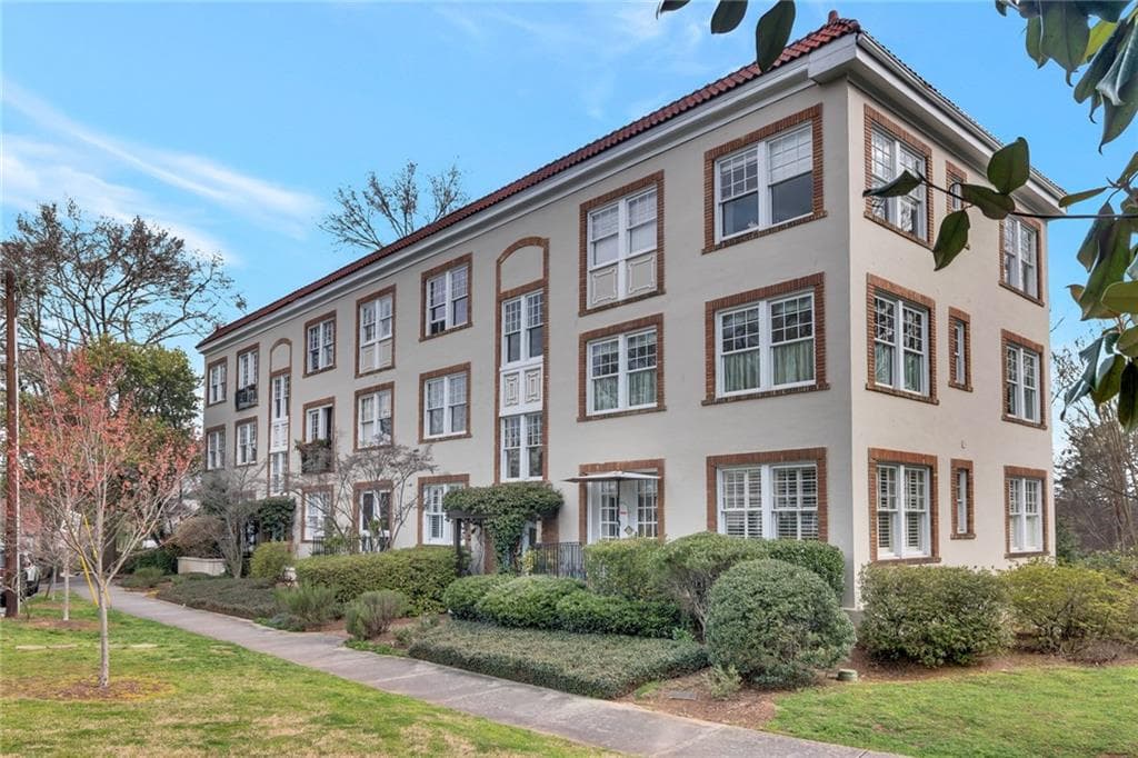1 bedroom, 1 bathroom, 868 sq ft condominium sold at 3 Park Lane H, Atlanta, GA 30309
