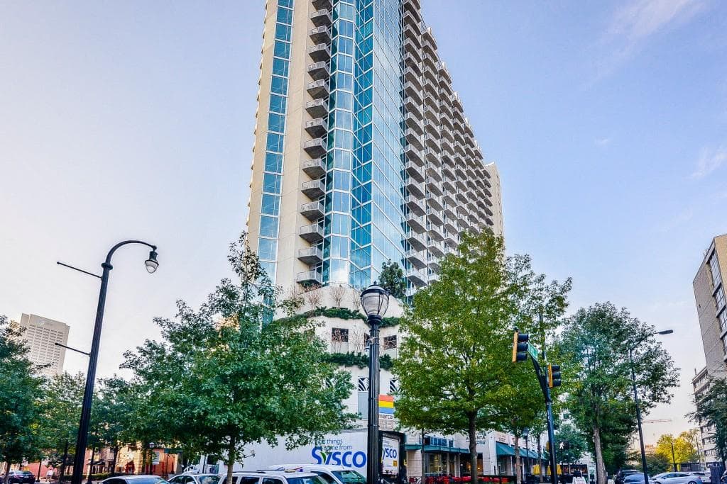 2 bedroom, 2 bathroom, 1,211 sq ft condominium sold at 860 Peachtree Street 2014, Atlanta, GA 30308