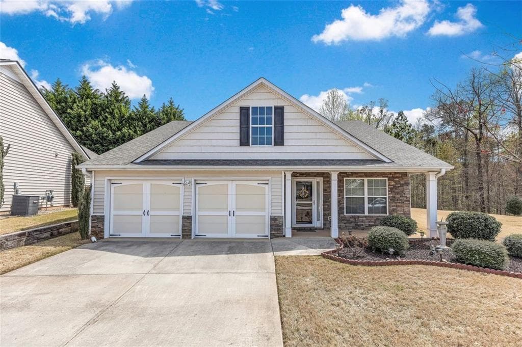 2 bedroom, 2 bathroom, 1,338 sq ft single family residence sold at 670 Majesty Crossing, Winder, GA 30680