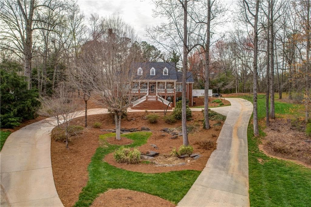 5 bedroom, 6 bathroom, 4,557 sq ft single family residence sold at 3832 Lafayette Place, Gainesville, GA 30506