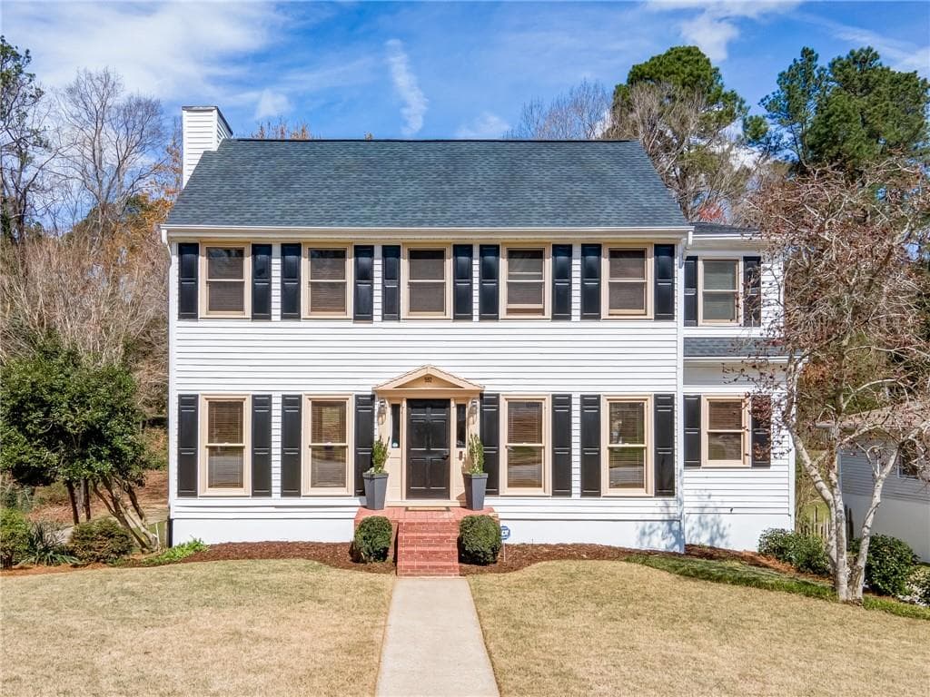4 bedroom, 4 bathroom, 2,787 sq ft single family residence sold at 592 Long Oak Drive, Gainesville, GA 30501