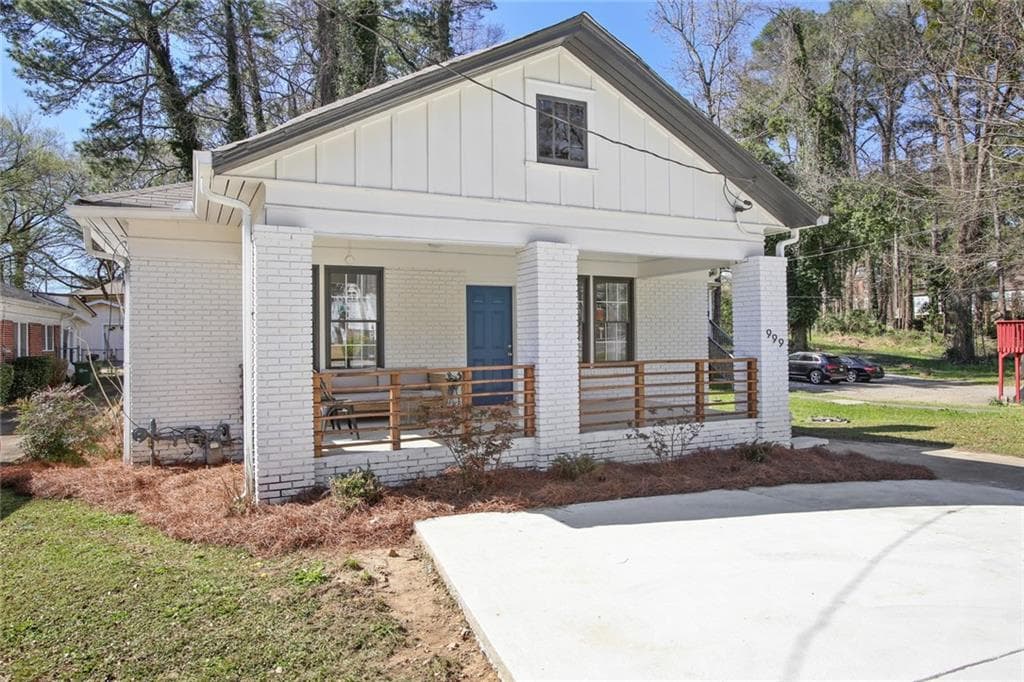 3 bedroom, 2 bathroom, 1,584 sq ft single family residence sold at 999 Cascade Road, Atlanta, GA 30311