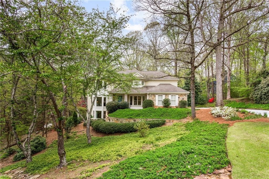 4 bedroom, 4 bathroom, 4,036 sq ft single family residence sold at 660 Willow Knoll Drive, Marietta, GA 30067