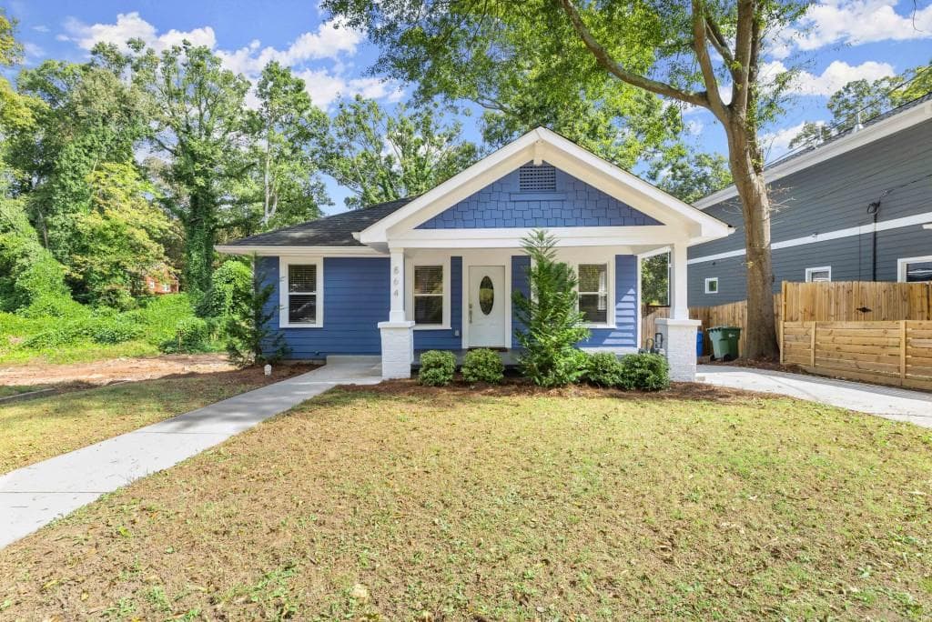 3 bedroom, 2 bathroom, 1,555 sq ft single family residence sold at 864 Westmont Road, Atlanta, GA 30311