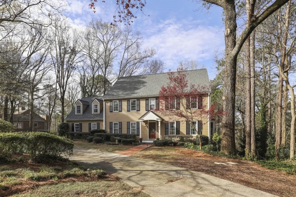 8950 Ridgemont Drive, Sandy Springs, GA 30350 — most recent listing photo