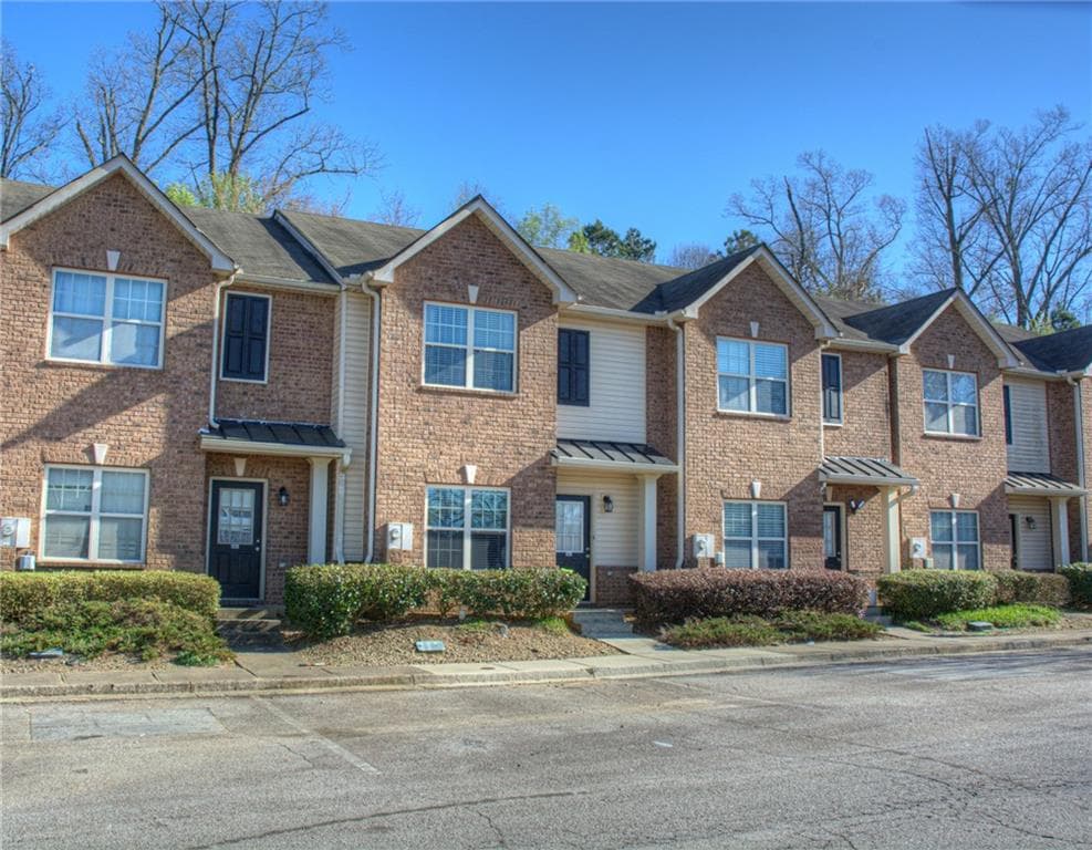 3 bedroom, 3 bathroom, 1,518 sq ft townhouse sold at 2835 Creek Bottom Court, Gainesville, GA 30504