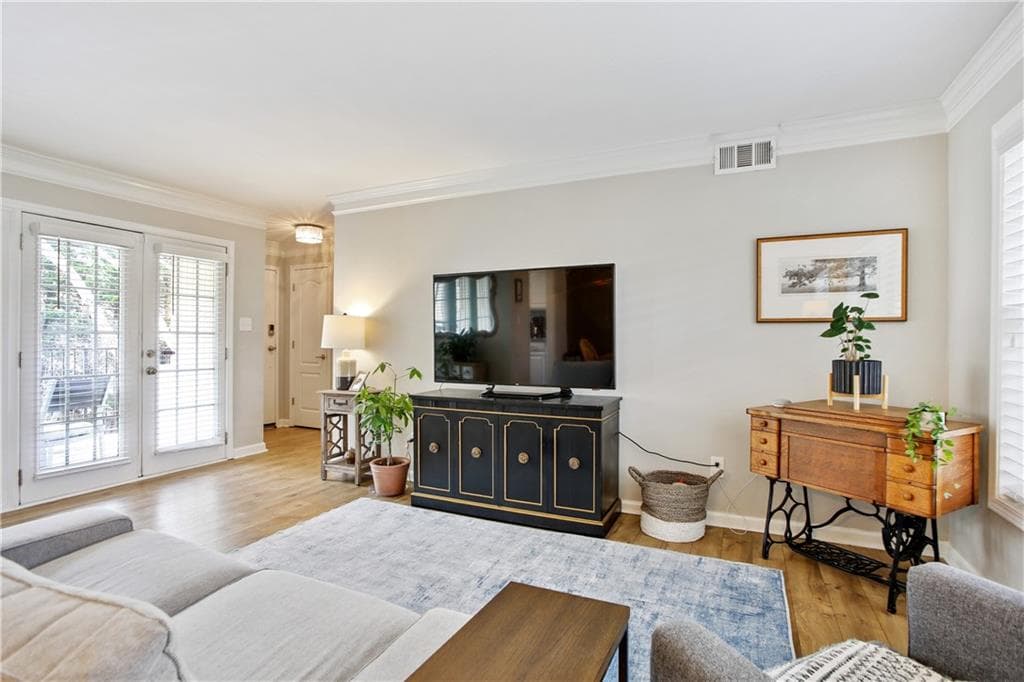 2 bedroom, 1 bathroom, 1,020 sq ft condominium sold at 311 Peachtree Hills Avenue 12F, Atlanta, GA 30305