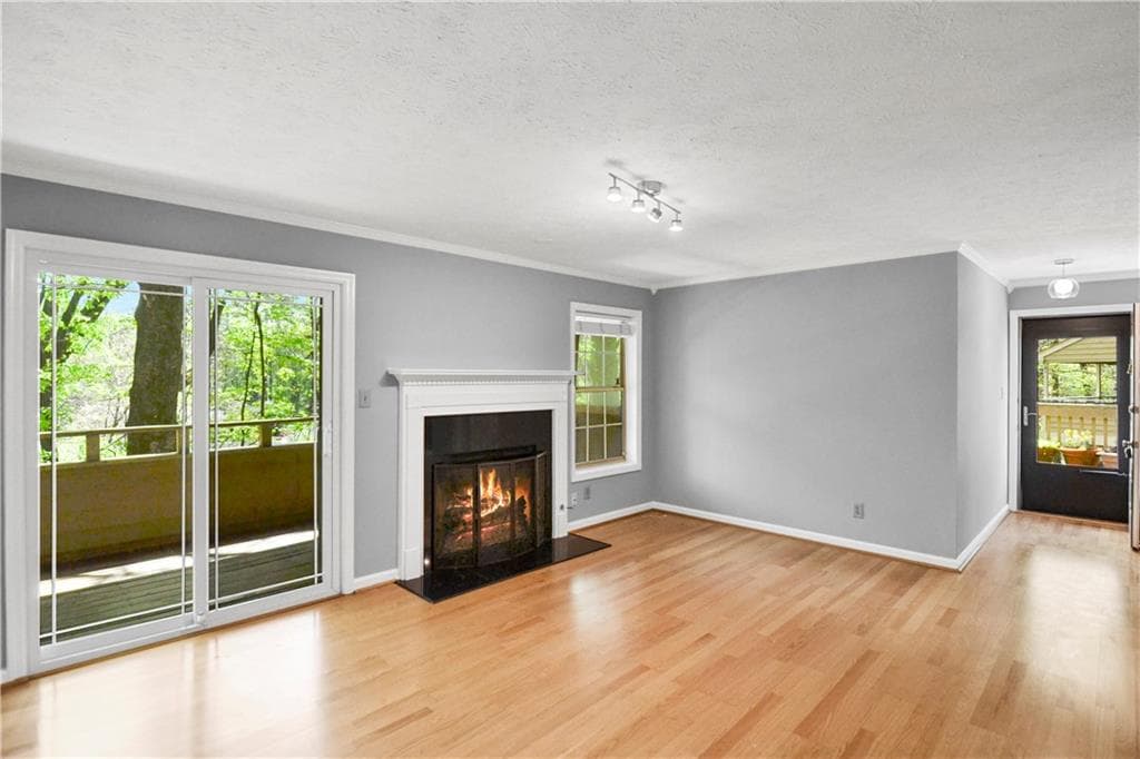 2 bedroom, 2 bathroom, 1,300 sq ft condominium sold at 1348 N Crossing Drive, Atlanta, GA 30329