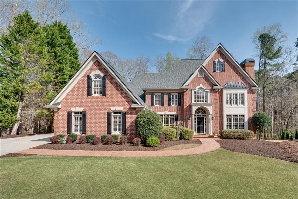 5 bedroom, 6 bathroom, 7,561 sq ft single family residence sold at 620 Newport Shore, Alpharetta, GA 30005