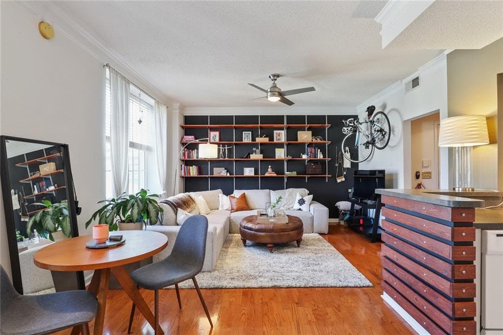 1 bedroom, 1 bathroom, 905 sq ft condominium sold at 800 Peachtree Street 404, Atlanta, GA 30308