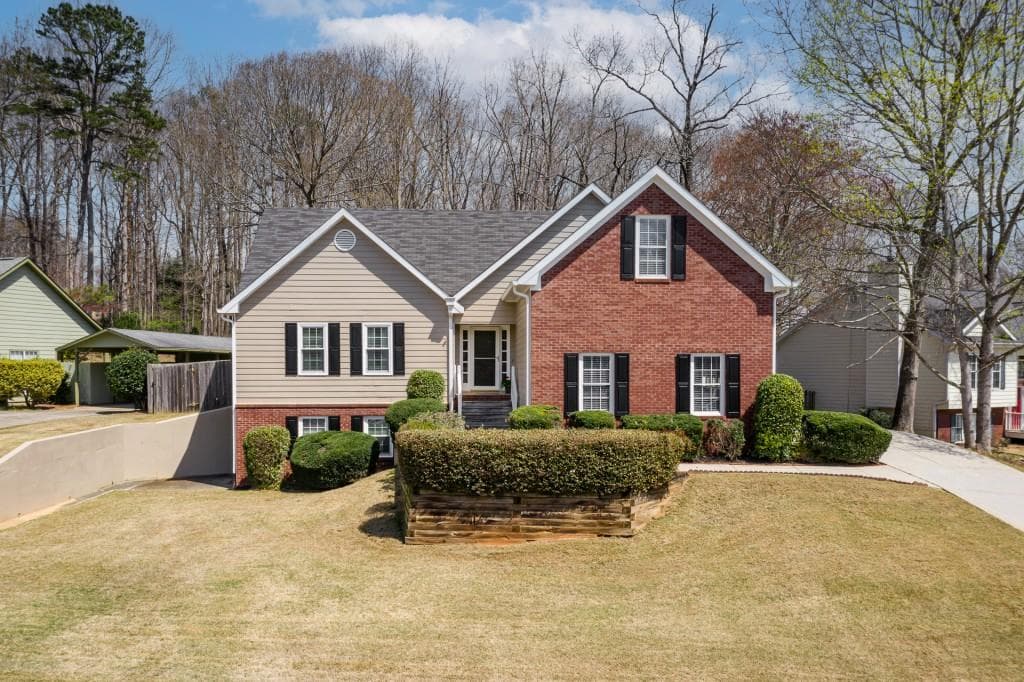 4 bedroom, 3 bathroom, 3,412 sq ft single family residence sold at 2005 Huntington Hill Trace, Buford, GA 30519