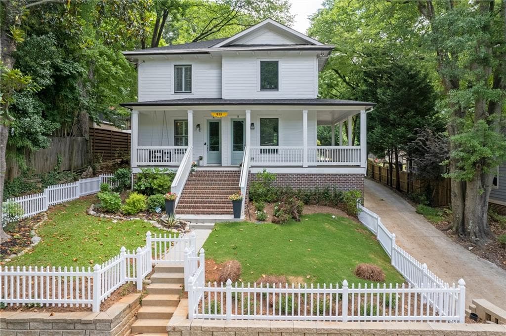 4 bedroom, 3 bathroom, 2,176 sq ft townhouse sold at 910 Park Avenue B, Atlanta, GA 30315