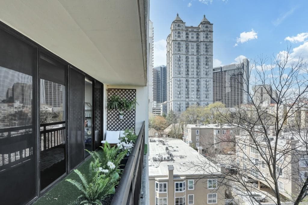2 bedroom, 3 bathroom, 1,242 sq ft condominium sold at 1130 Piedmont Avenue 1004, Atlanta, GA 30309